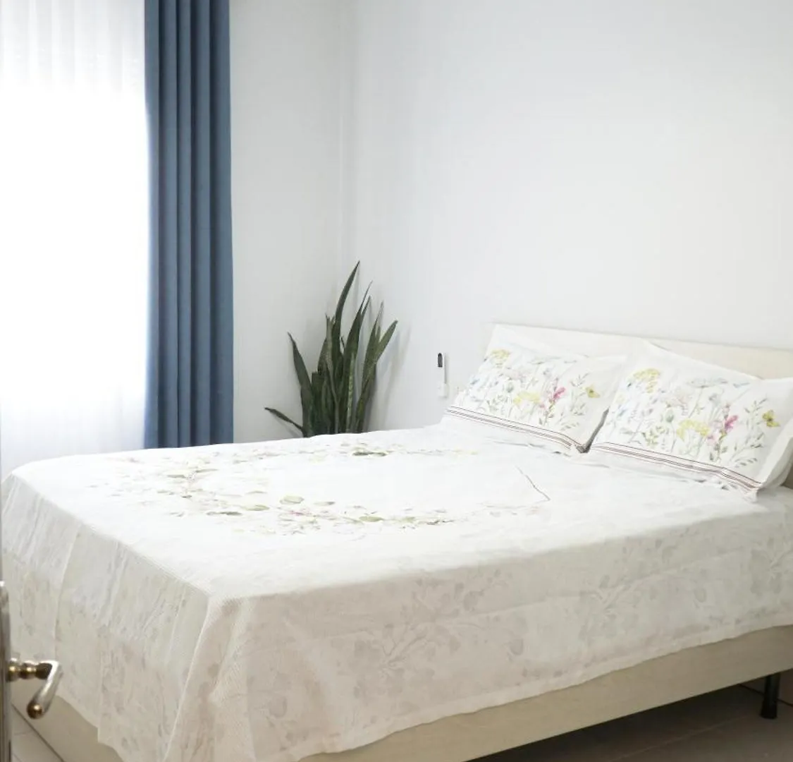 Apartment Home By Ina Durres